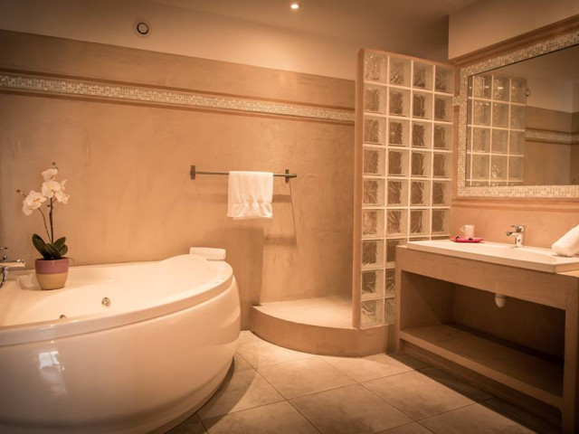 1 nuit en chambre supérieure au Golfe Hôtel *** à Porto Vecchio