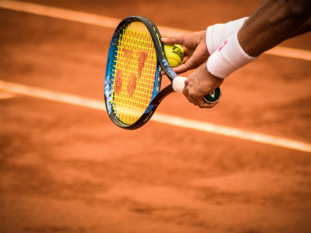 1 cours de 1h30 de tennis avec Théo Boses à Ajaccio