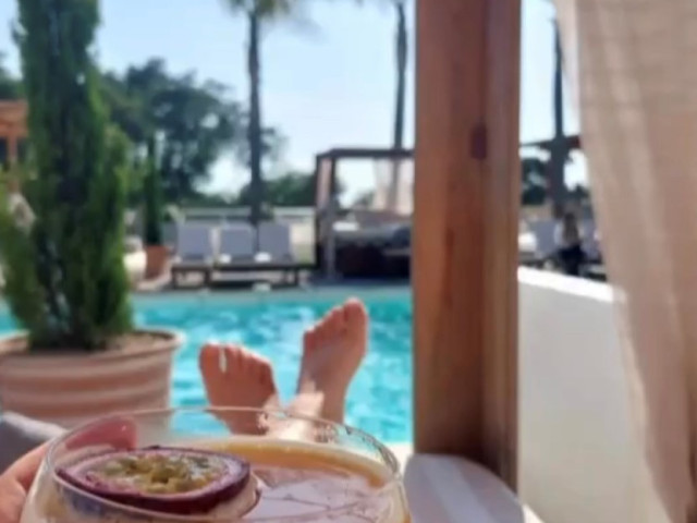 Lunch en bord de piscine au Bella Vista à Porticcio