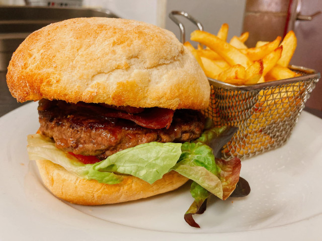 Menu Corse pour 3 personnes à A Funtanella à Evisa