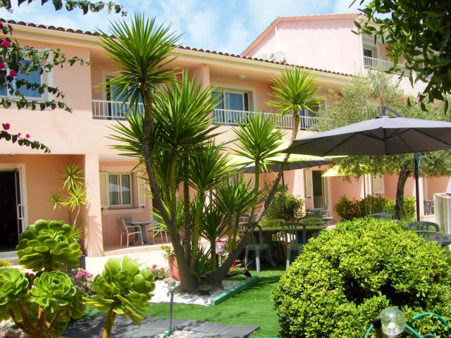 1 nuit en chambre double au plein cœur d'Aleria avec repas pour 2 à L'Empereur hôtel