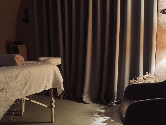 Massage corps complet "Bien-être holistique" à domicile avec Zen i Gatti en Balagne