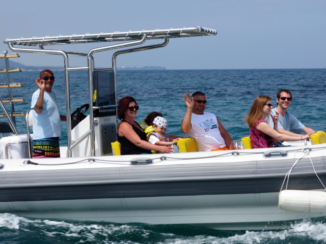 Découverte en bateau de la Costa Verde avec randonnée palmée chez Costa Verde Loisirs