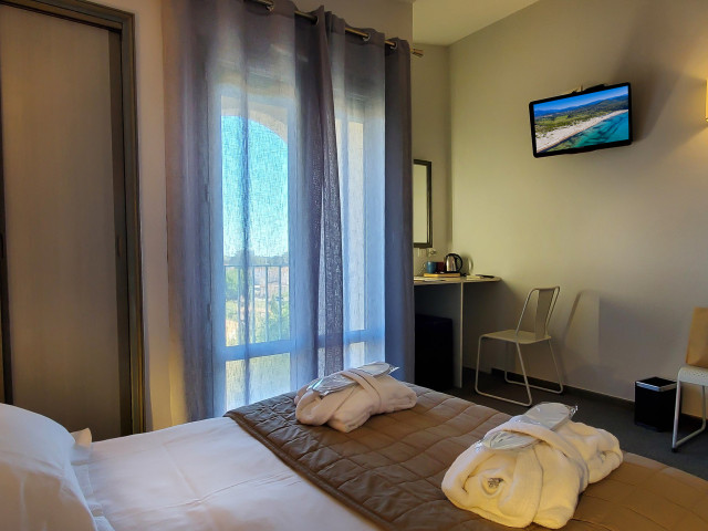 1 nuit en chambre luxe à l'hôtel L'Atrachjata *** à Aléria