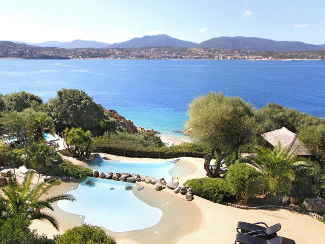 1 nuit en Suite Junior à l'Hostellerie du Moulin des Oliviers ***** & accès au Spa by Clarins à Olmeto plage