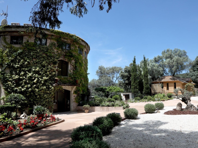 1 nuit en Suite Junior à l'Hostellerie du Moulin des Oliviers ***** & accès au Spa by Clarins à Olmeto plage