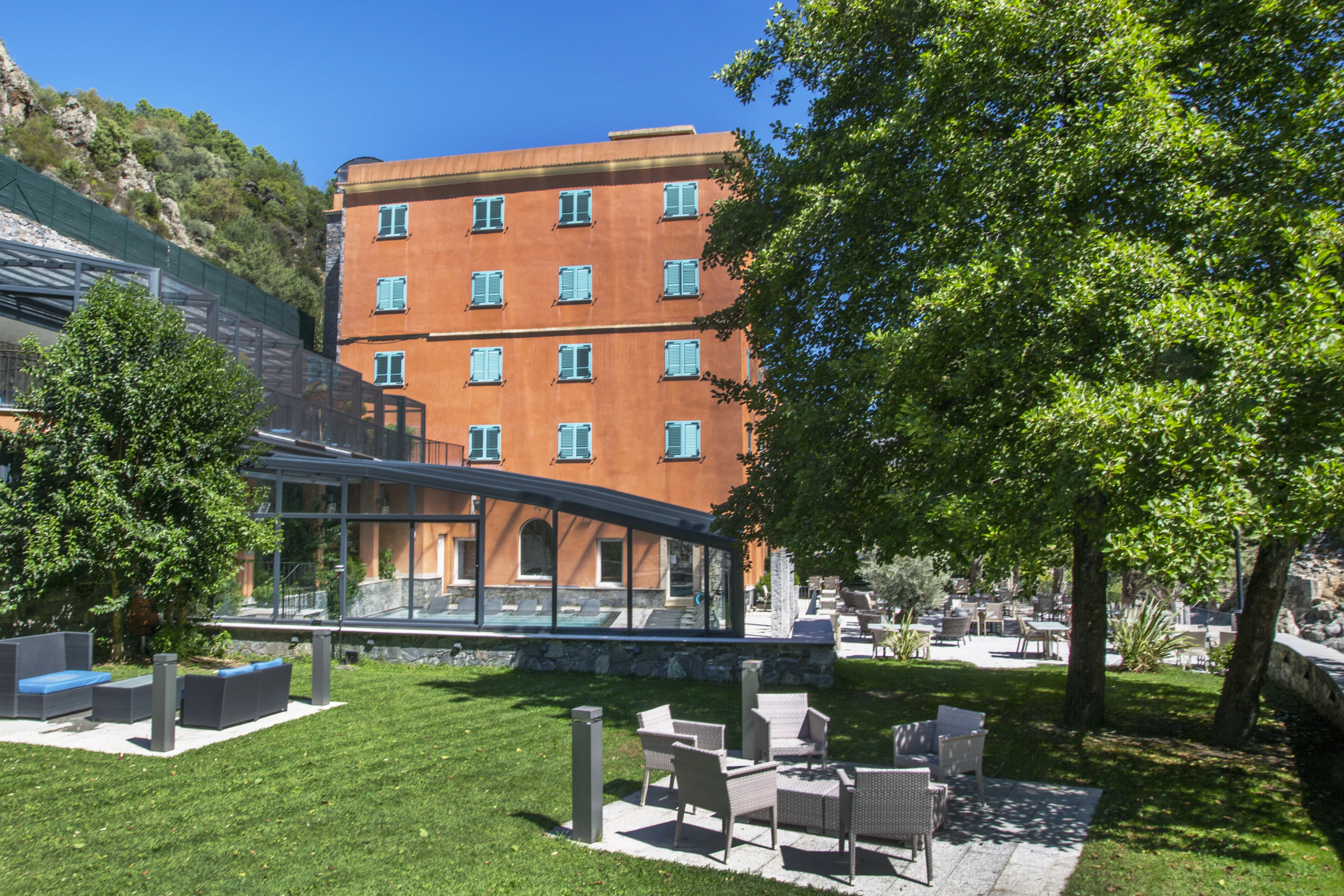 1 nuit pour 2 personnes + 2 cocktails à l'hôtel Les Jardins De La Glacière à Corte