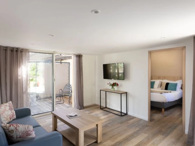 1 nuit en chambre SUPERIEURE pour 2 pers + petit déjeuner  + 15 min en duo de jacuzzi avec le Golfe Hotel Porto vecchio