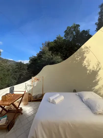 1 nuit dans une bulle au bord de la rivière à Galéria avec Kiffemu