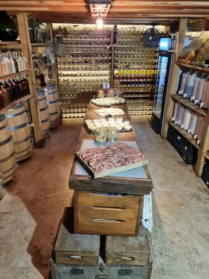 Dégustation dans une distillerie à Bonifacio avec Kiffemu