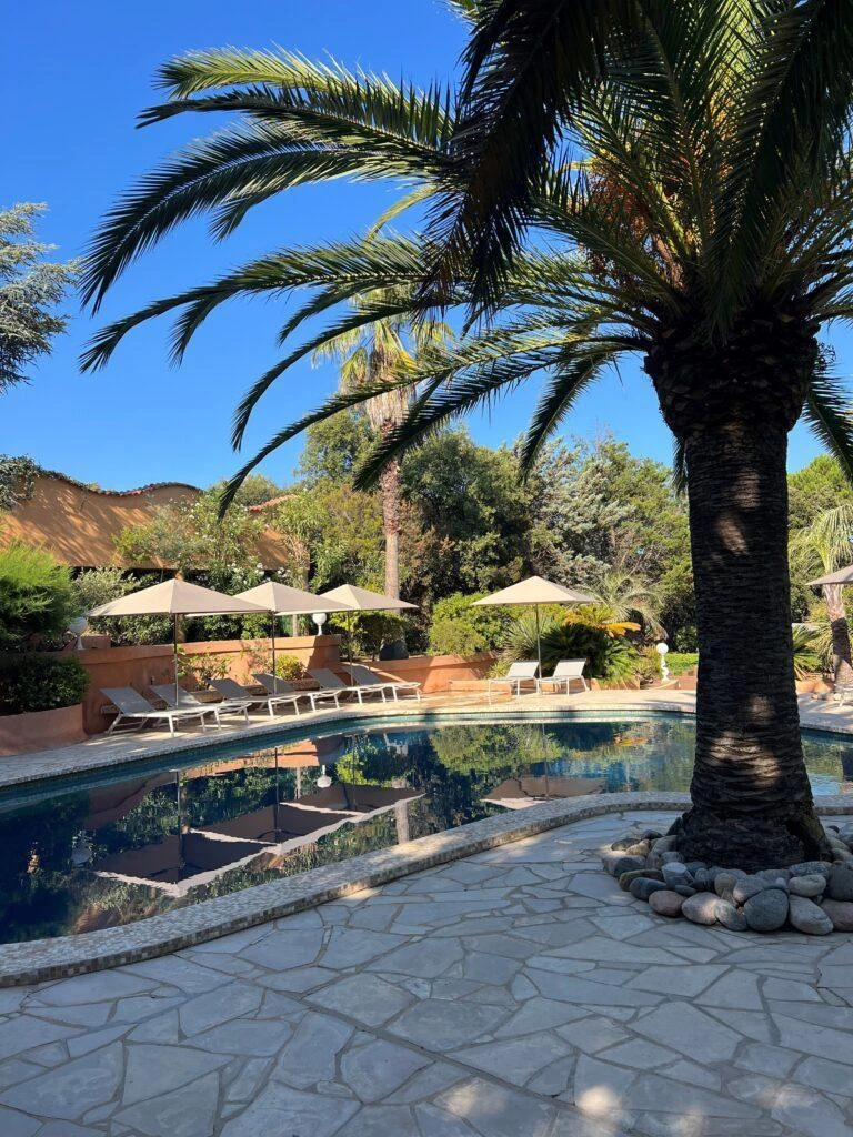 1 nuit pour 2 personnes en chambre supérieure à Bartaccia Hôtel **** à Propriano