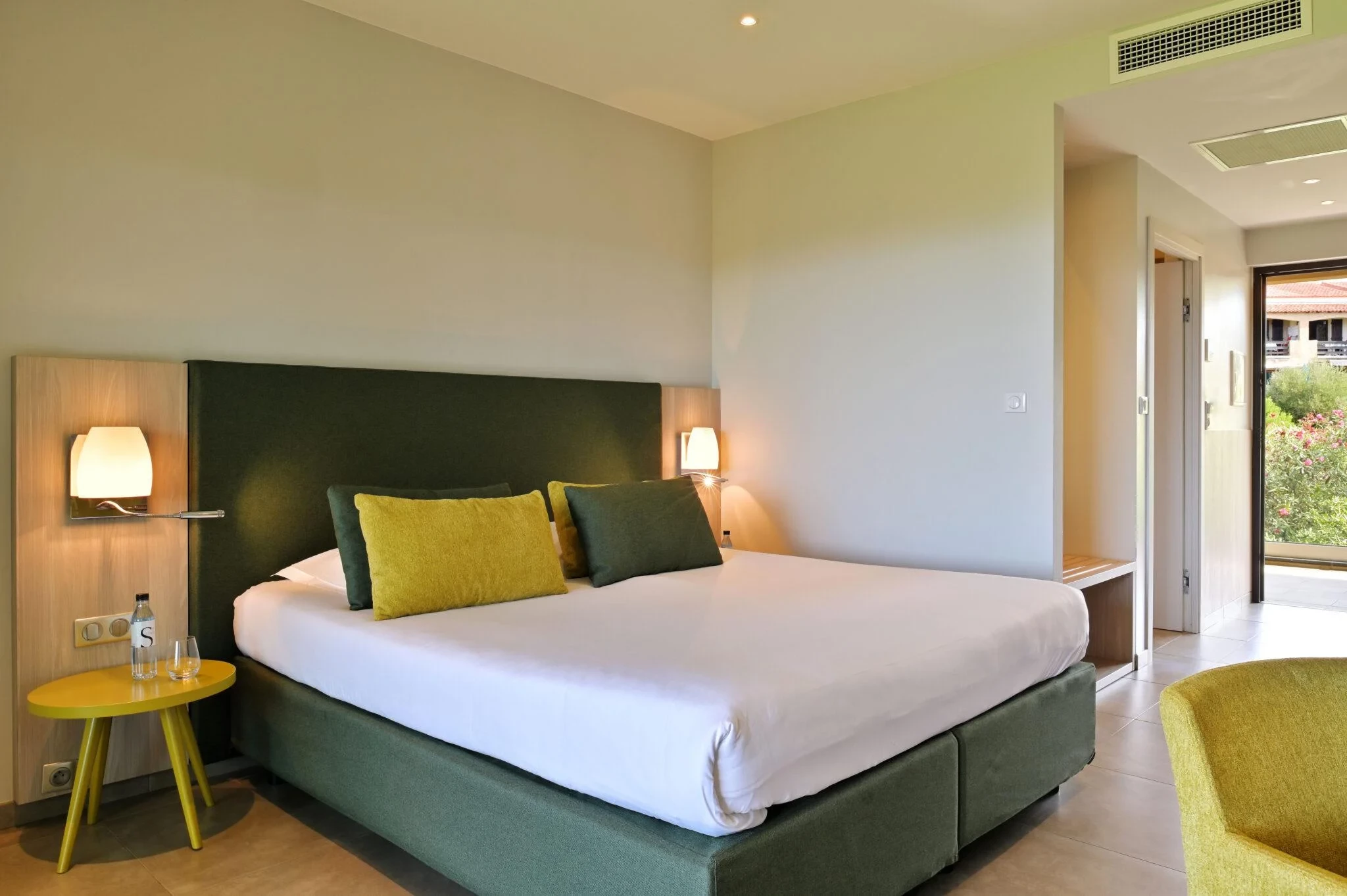 1 nuit pour 2 personnes en chambre confort à Bartaccia Hôtel **** à Propriano