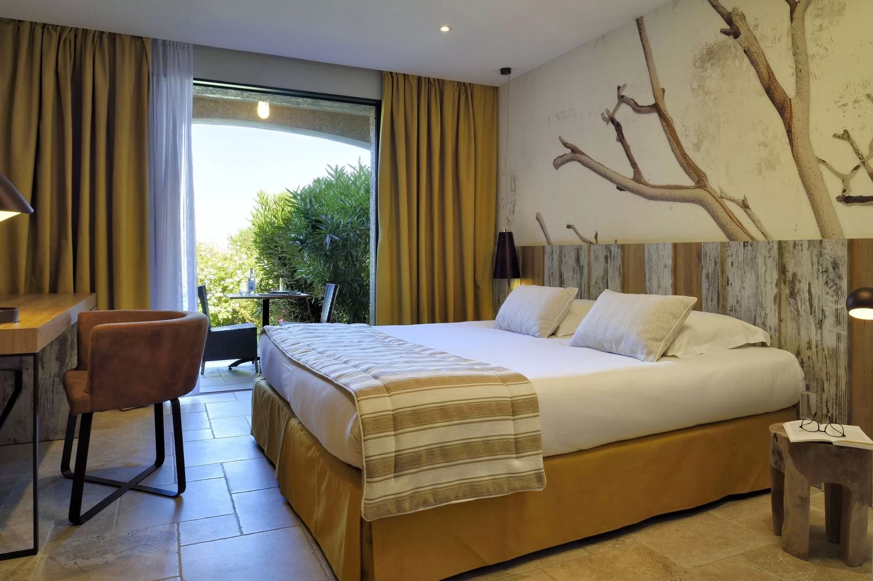 1 nuit pour 2 personnes en chambre confort à Bartaccia Hôtel **** à Propriano