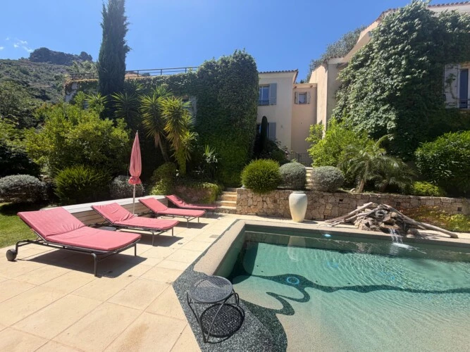 1 journée détente à la piscine lagon et au spa d'un hôtel 4* à Feliceto