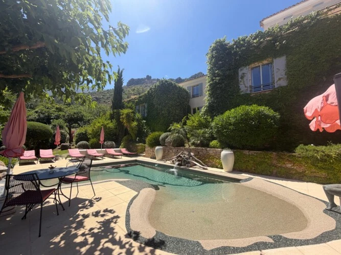 1 journée détente à la piscine lagon et au spa d'un hôtel 4* à Feliceto